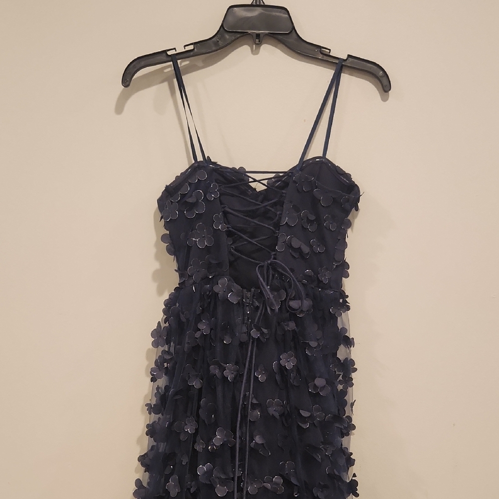 Elegant Navy Blue Floral Gown - Picture 3 of 7